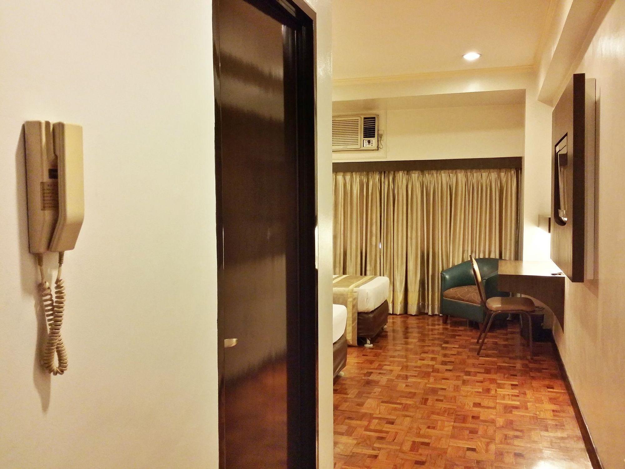 Richville Hotel Mandaluyong Eksteriør bilde
