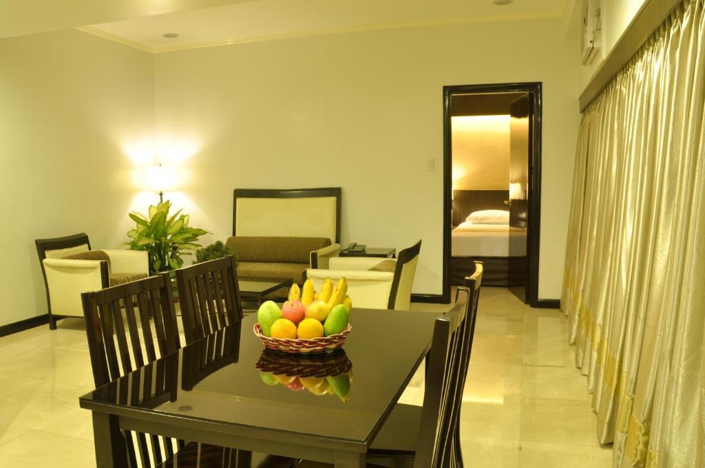 Richville Hotel Mandaluyong Eksteriør bilde